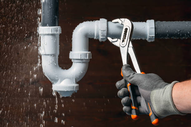 Professional Emergency Plumber technician working in Crandall, IN